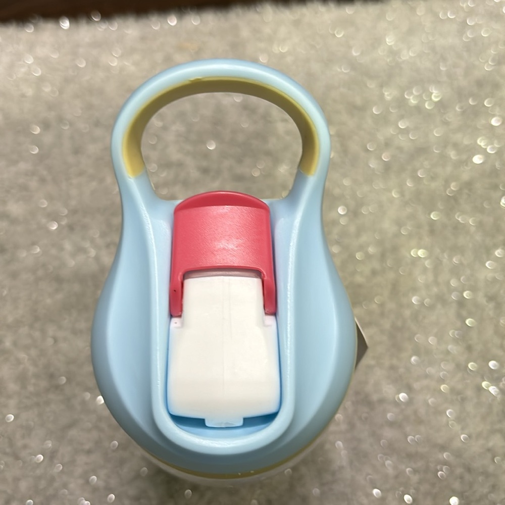 Hello Kitty, leak proof, sip cup!  Dishwasher safe! - Picture 3 of 8